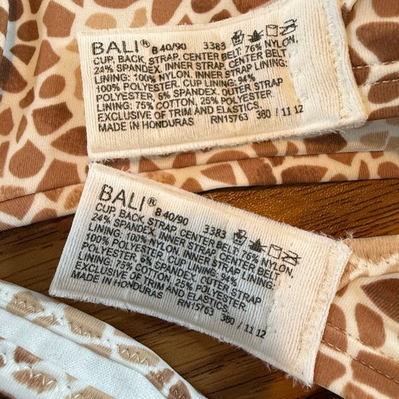 NWOT Bali 3 pc set-  underwire Non- padded bras. Breezies Pink front closure - Picture 2 of 7